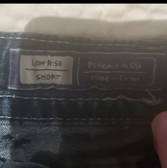 Miss Me Low Rise Short Distresses Shorts, sz.28 - Picture 6 of 9